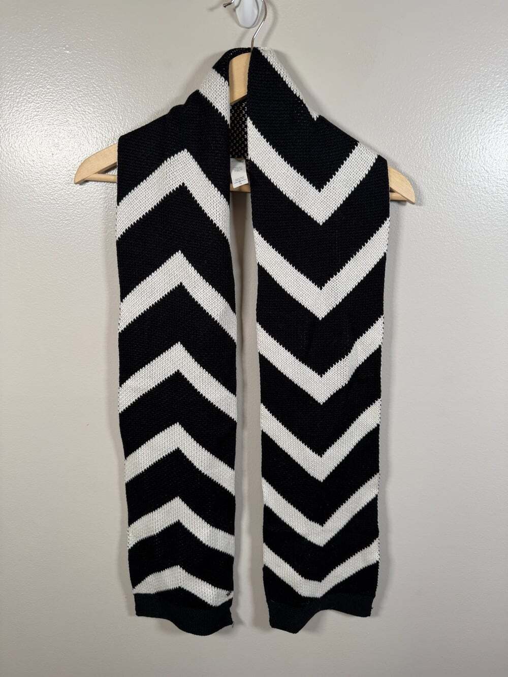 Lululemon Snow Amazing Scarf Black White One Size Cashmere Blend Winter Chevron
